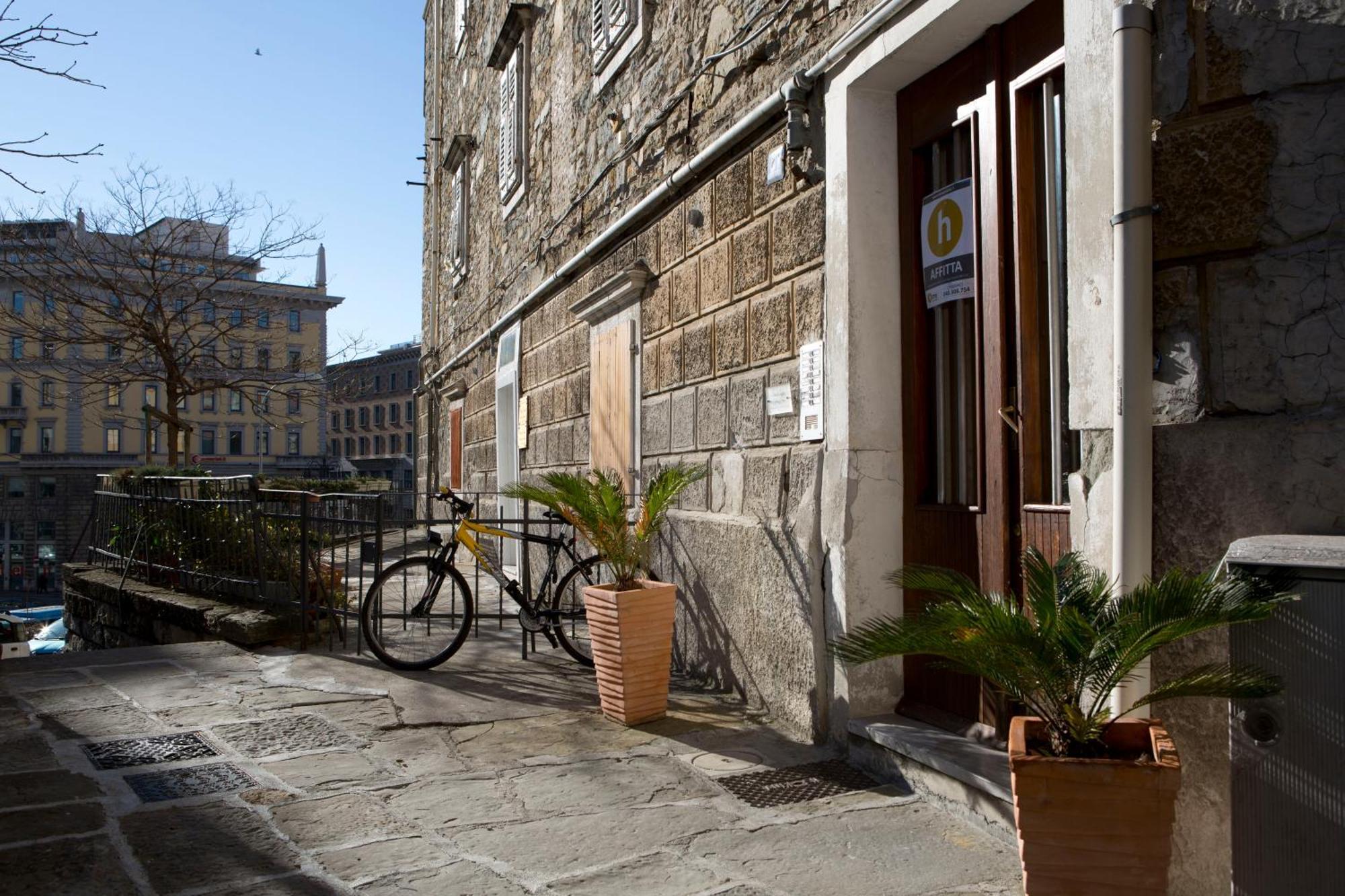 Le Bicocche Di Joyce - Luxury And Parking Nearby Apartamento Trieste Exterior foto
